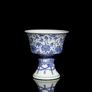 Pequeña copa de porcelana esmaltada