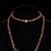 Mala de ciento once cuentas de semillas de Bodhi, Tíbet, s.XX