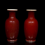 Pareja de jarrones esmaltados, s.XX