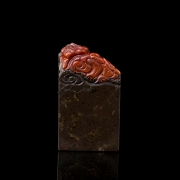 Nanhong seal carved with ‘Dragon and Clouds’, Qing dynasty