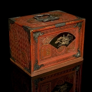 Carved and lacquered wooden box, Qing dynasty