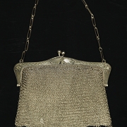 Bolso limosnera de malla en plata, pps. s.XX
