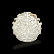 Placa de jade blanco tallado 