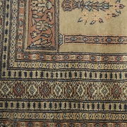 Alfombra oriental pakistaní de Cachemira, ca. 1983