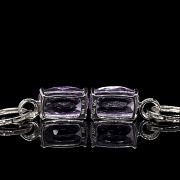 Pendientes con amatistas y diamantes en oro blanco de 18k
