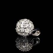 Colgante en oro blanco de 18 kt y diamantes
