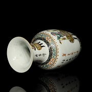 Enameled porcelain vase 