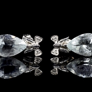 Pendientes de oro blanco de 18k con aguamarinas y diamantes