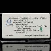 Conjunto de tres esmeraldas naturales