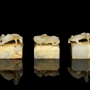 Conjunto de tres sellos de jade blanco
