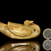 Figura de jade amarillo