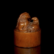 Sello de madera tallada