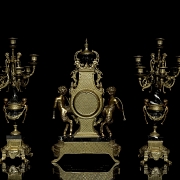 Mantel clock with Imperial garnish, by Franz Hermle Brevettato