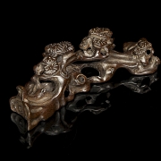 Carved wooden brush holder ‘Flowers’, Qing dynasty - 3
