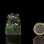 Seal ‘Lion’ in spinach green jade, Qing dynasty