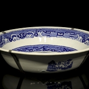 Porcelain dish with blue and white decorations, 20th century - 4