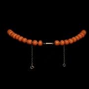 Collar de oro amarillo y coral