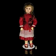 Muñeca de cartón piedra y madera de la SFBJ, París, Francia, c. 1920-1930