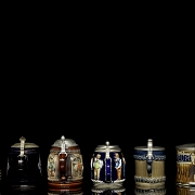Seis jarras de cerámica esmaltada para cerveza, s.XX - 3