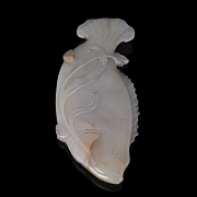 Agate figure ‘Fish of abundance’, Qing dynasty