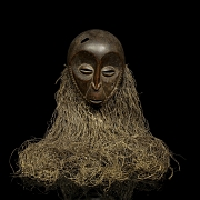 Máscara ritual con barba, Lega, R.D. del Congo, s.XX
