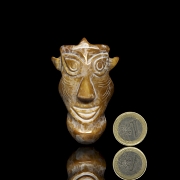 Colgante de jade tallado