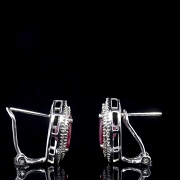 Pendientes en oro blanco de 18K con rubíes y diamantes