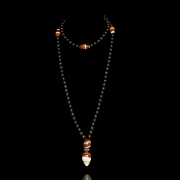 Collar de ciento ocho cuentas de ágata negra y Dzi, dinastía Liao