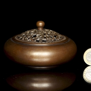 Bronze censer ‘Scrolls’, with a Xuan mark