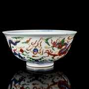 Cuenco de porcelana con esmalte wucai 