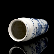 Jarrón de porcelana en azul y blanco 