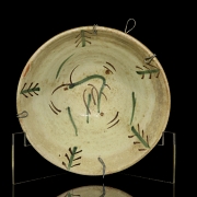 三件彩釉陶瓷盘，20世纪 - 2