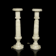 Pareja de lámparas pedestales de alabastro, s.XX