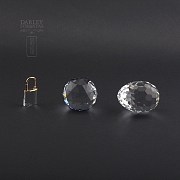 Tres figuras en cristal de Swarovski, candado, esfera y huevo