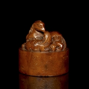 Carved wooden seal ‘Grifo’, Qing dynasty