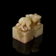 Double carved jade seal ‘Dragon’, Qing dynasty