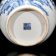 Glazed porcelain jar ‘Birds in Branch’, with Qianlong seal