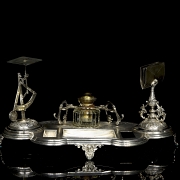 Completo juego de escribanía en metal plateado, pps. s.XX