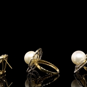 Conjunto en oro amarillo de 18K con perlas y diamantes