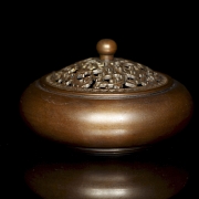 Bronze censer ‘Scrolls’, with a Xuan mark