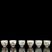 Ocho tazas de porcelana 