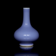 Monochrome light-blue glazed porcelain vase, Qing dynasty - 1