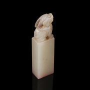 Hetian jade seal ‘Beast with horns’, Qing dynasty