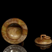 Lámpara de aceite de jade amarillo, periodo Reinos Combatientes