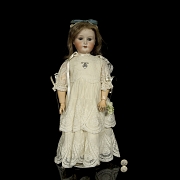 Muñeca de porcelana Heubach Köppelsdorf, molde clásico 250, Alemania, c. 1920-1925