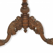 雕花木质边桌，19世纪后期