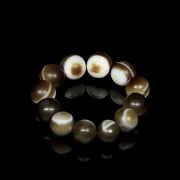 Pulsera de doce cuentas de ágata, dinastía Liao