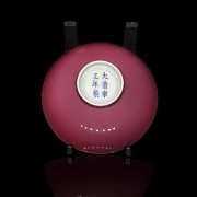 Cuenco de porcelana con esmalte rosa 