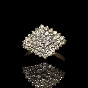 Anillo de oro amarillo con diamantes