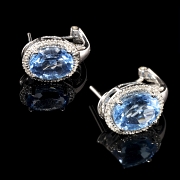 Earrings in 18kt white gold with topaz and diamonds - 4